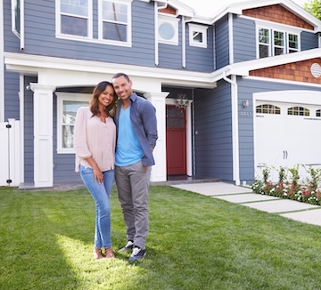 Couples and Homebuying: Should You Go Joint or Solo?